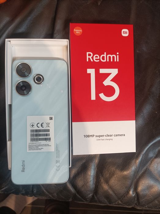 Redmi 13 син на цвят