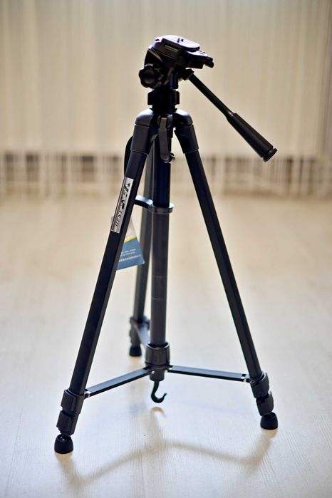 Kit Foto COMPLET: Canon 550D + 2 Obiective + Geantă și Accesorii