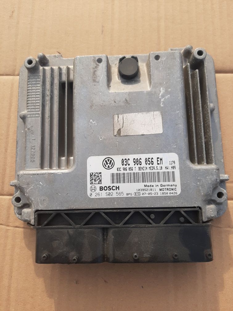 calculator ecu motor vw golf 5 1.6 benzina 03c906056em