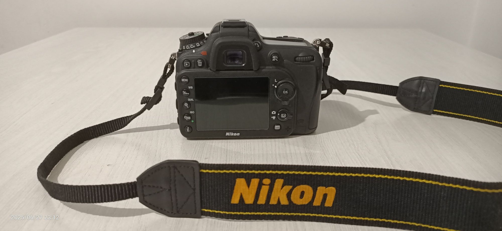 Nikon D7100              .