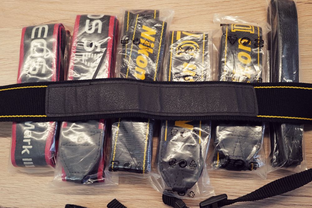 Lot Nikon Grip MB-D12 Telecomanda ML-3 curele de umar D800 810 850 5D
