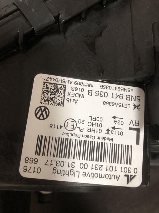 Far stanga Full Led VW Tiguan AD1 cod: 5NB941035B model 2017