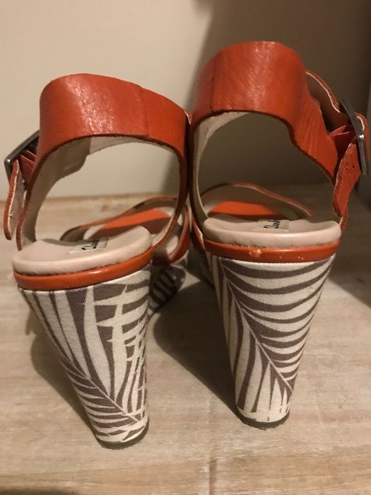Дамски оранжеви сандали на платформа Clarks - 39 размер