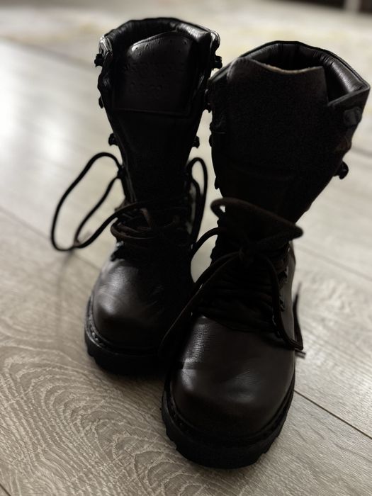 Bocanci piele copii . 22,5 cm interior