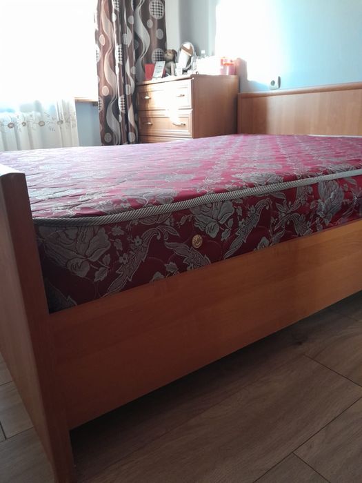 Продам двухспальную кровать