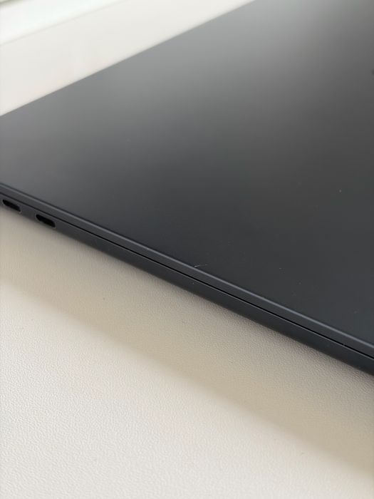 MacBook Air M2 13.6” 8GB RAM 256GB SSD