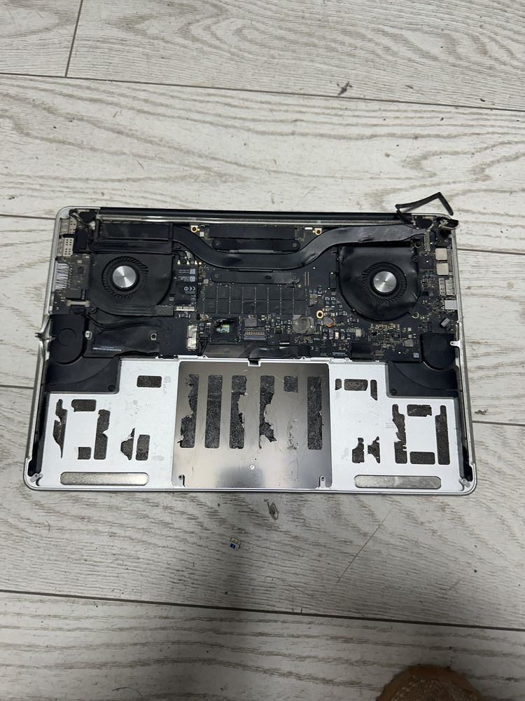 Dezmembrez Apple MacBook Pro 15 retina A1398 2014