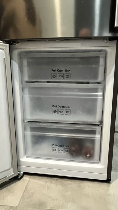 Хладилник Samsung с фризерно отделение