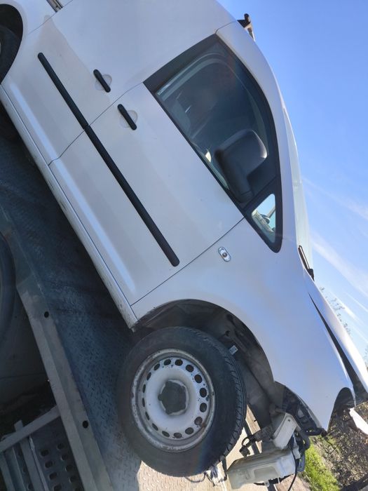 Фолксваген кади На части бензин