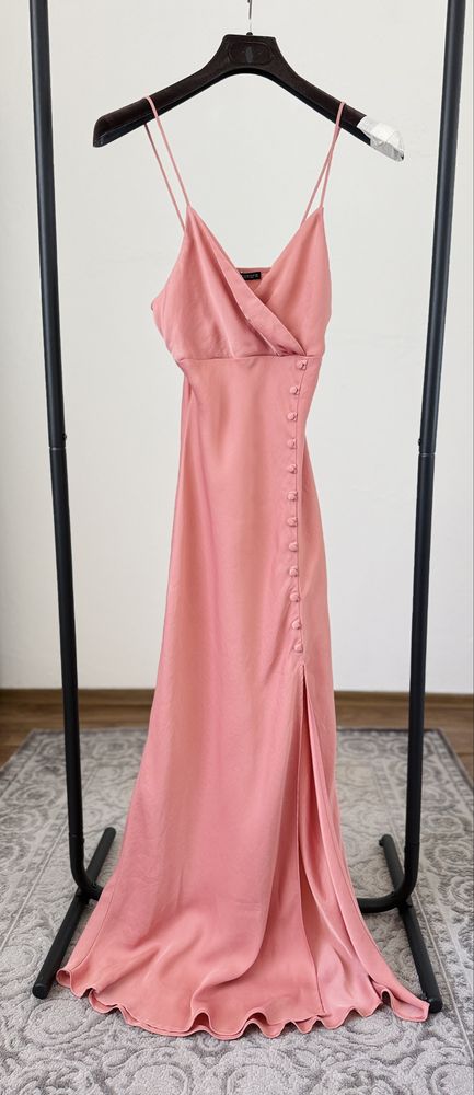 Zara сатенена рокля