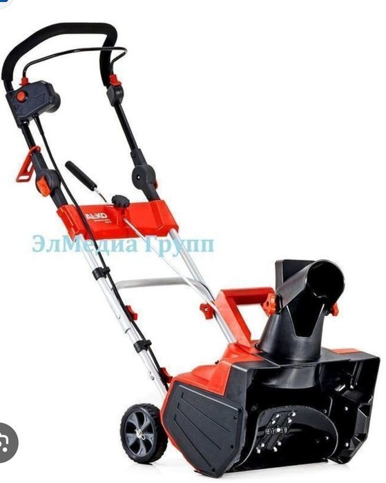 Снегоуборочная машина электрическая