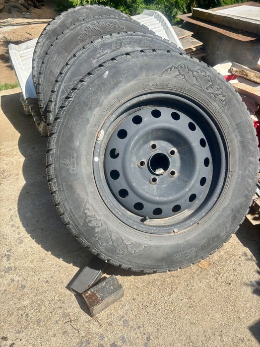 Гуми + железни джанти