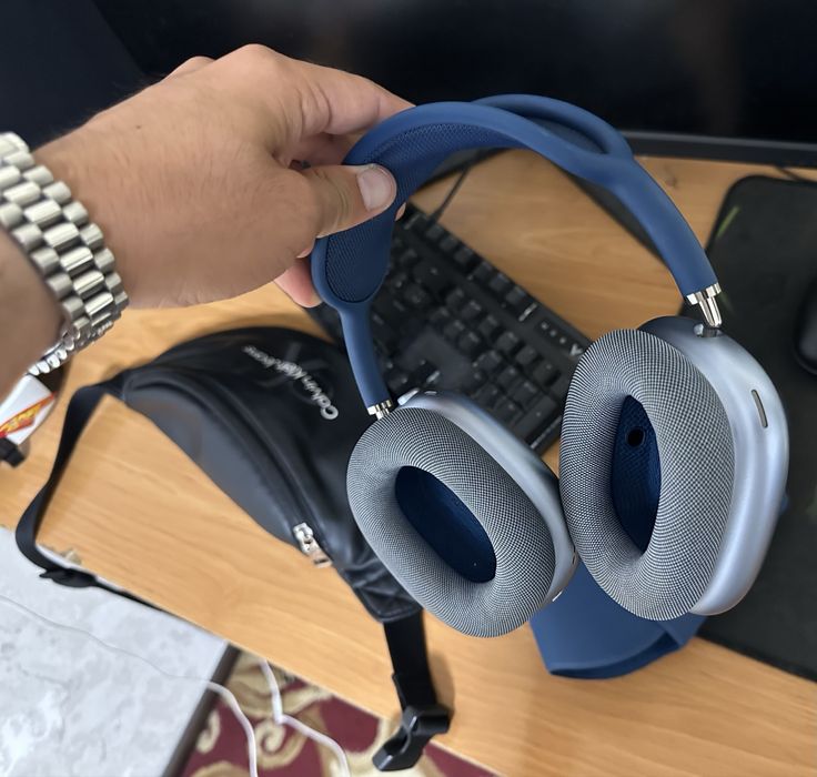 Airpods max blue