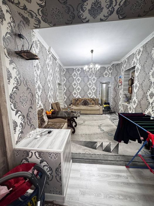 Продаётся 2 комнатная квартира Мухтар Ашрафий  56.000у.е