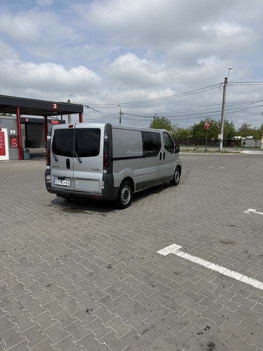 Renault trafic varianta lunga