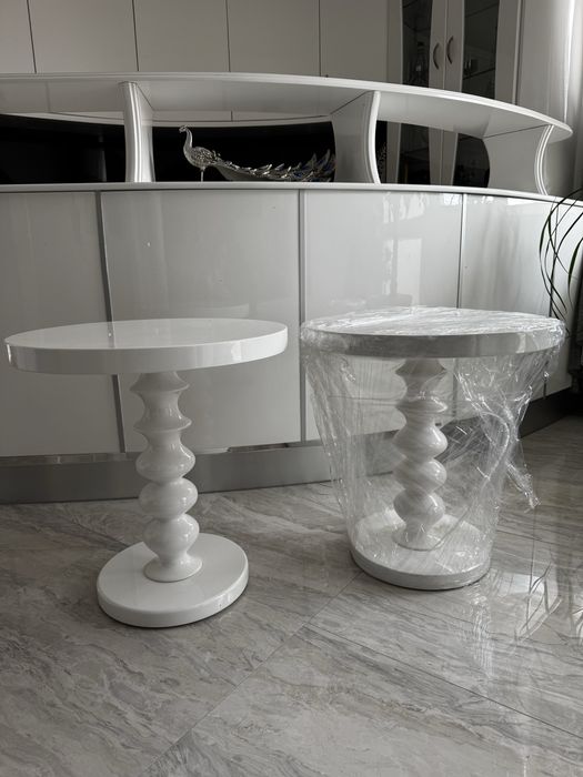 Декоративни помощни маси