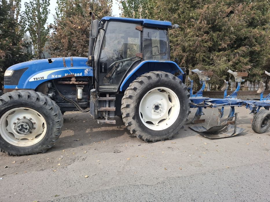 Трактор  NEW HOLLAND тс 135