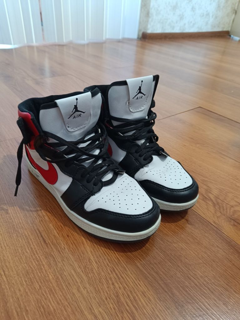 Продавам Jordan high