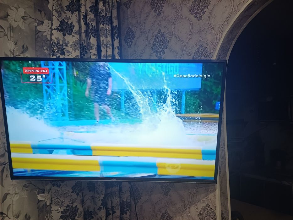 Продам телевизор Смарт