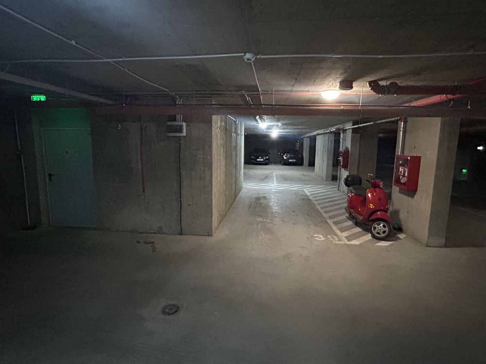Inchiriez loc de parcare la subsol bloc str Soporului 29
