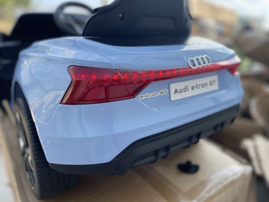 Masinuta electrica copii Audi E-tron GT Blue 70W scaun piele roti eva