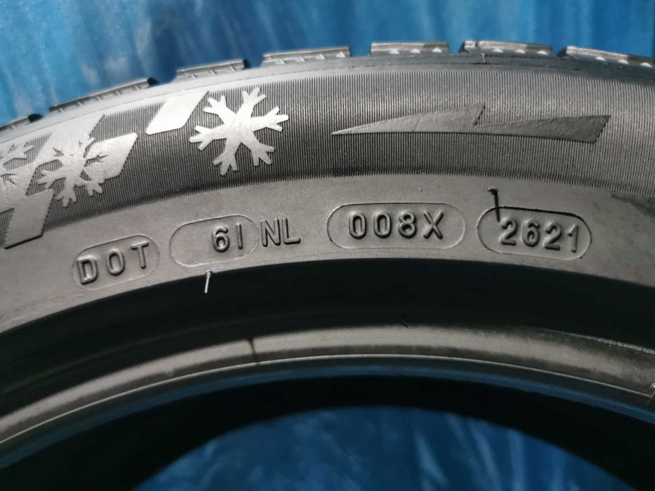 255 45 19 michelin m+s 4 buc