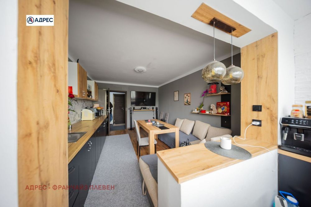 Продава се Тристаен апартамент в Плевен, Дружба 4 - 96 кв.м за 1250 €/кв.м - Снимка #1