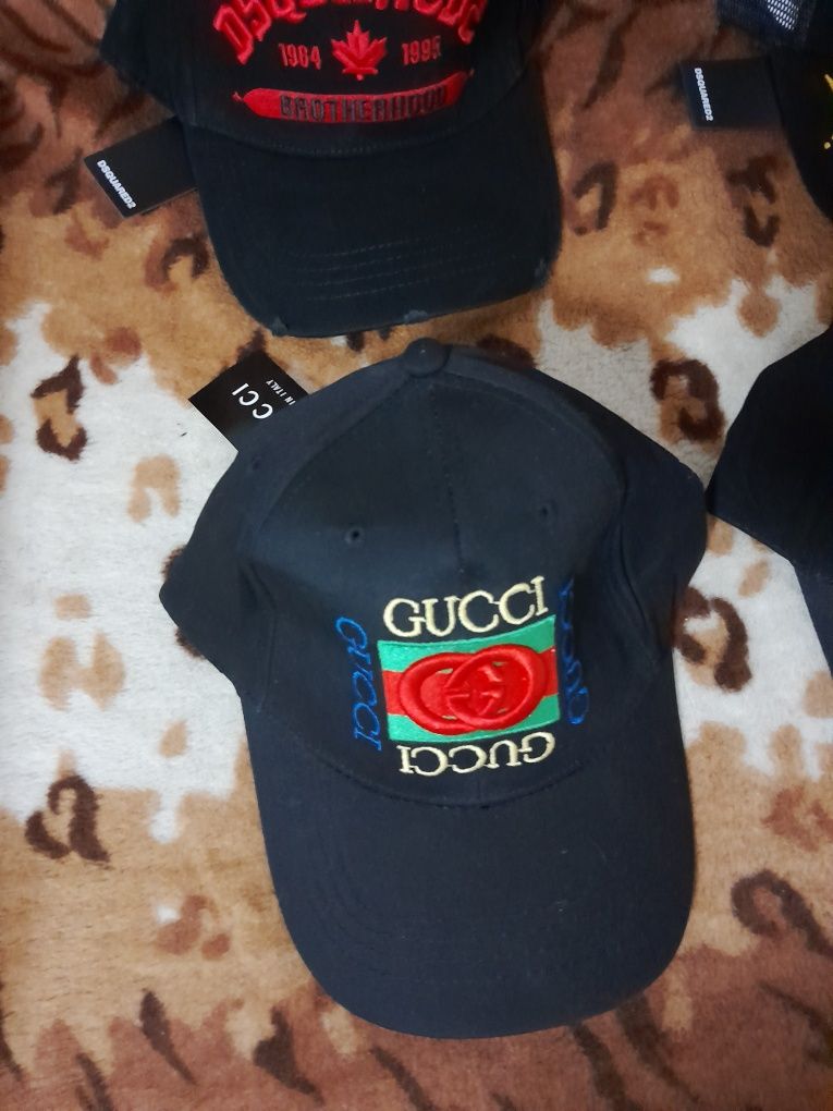 Șepci Dsq2 ,Givenchi și Gucci