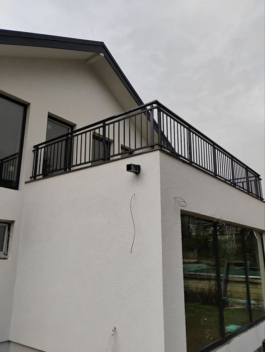 Монтаж на алуминиеви парапети