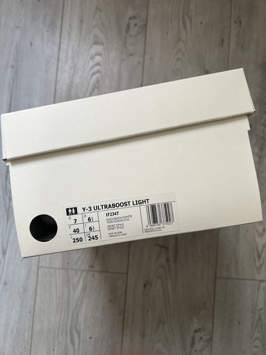 Y3 Yohji Yamamoto Ultraboost Light marime 40 pachet complet