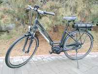 Bicicleta electrica Shimano, cu motor central.