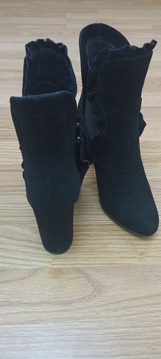 Vând Botine Muzette!