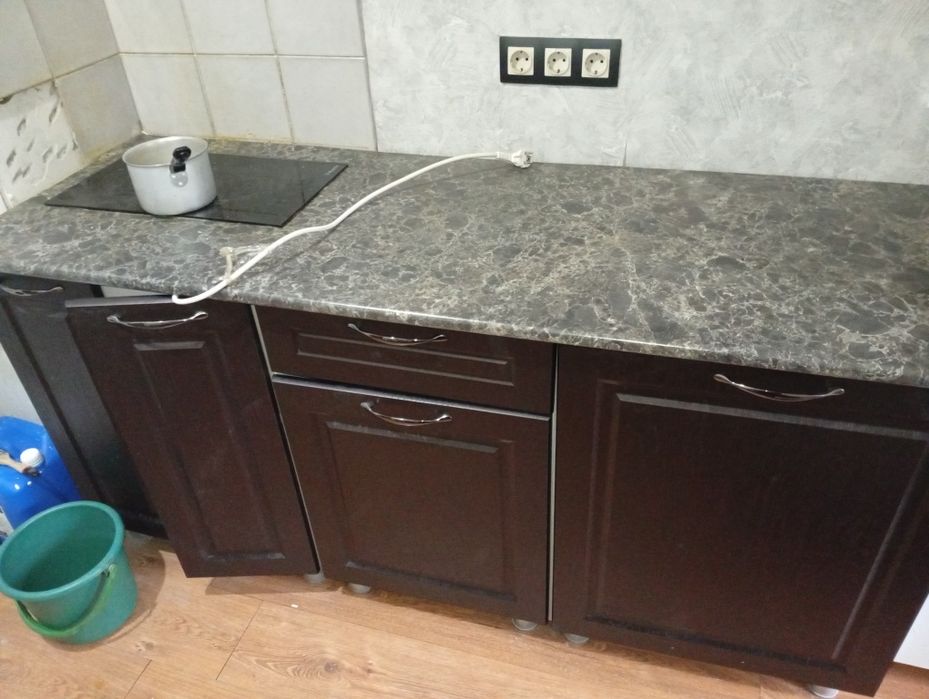 Срочно.Продам кухню ,красивая. .