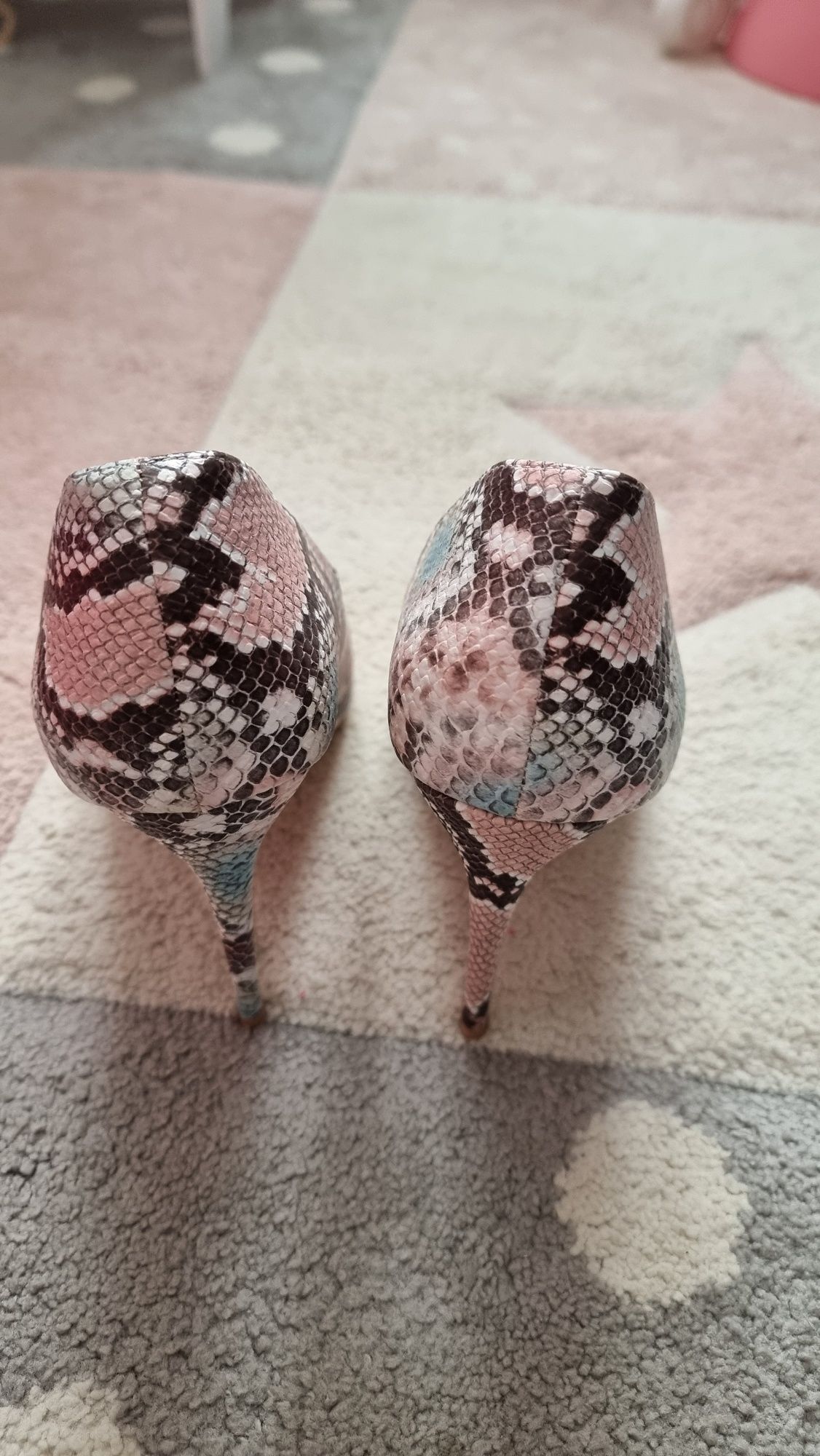 Pantofi stiletto DEEZEE