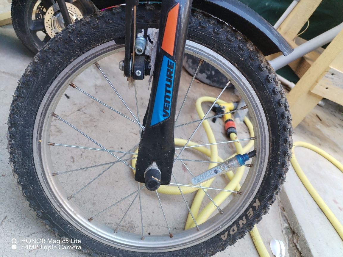 Vând bicicleta copii 16'
