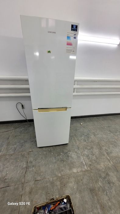 Продам холодильники