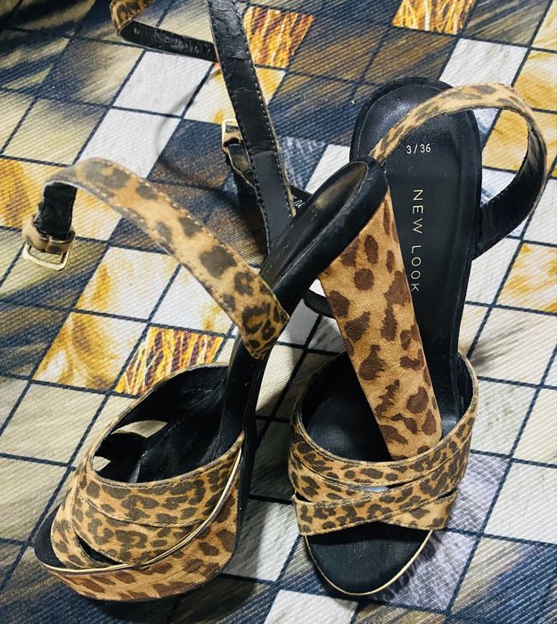 Sandale animal print marime 36