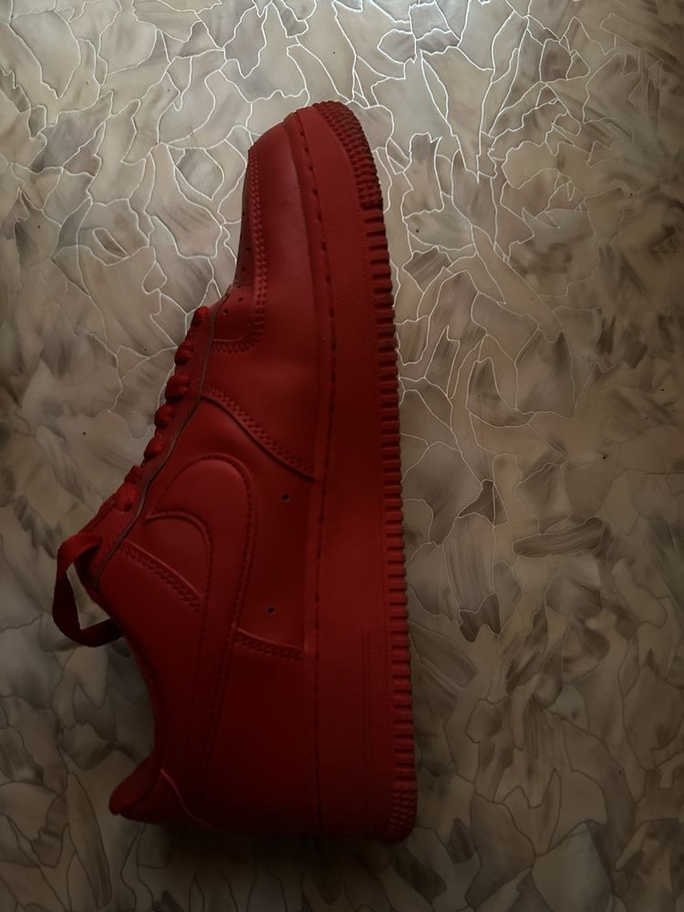 Nike air force triple red като нови в отлично състояние