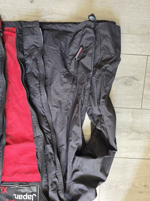 Vând geaca SuperDry