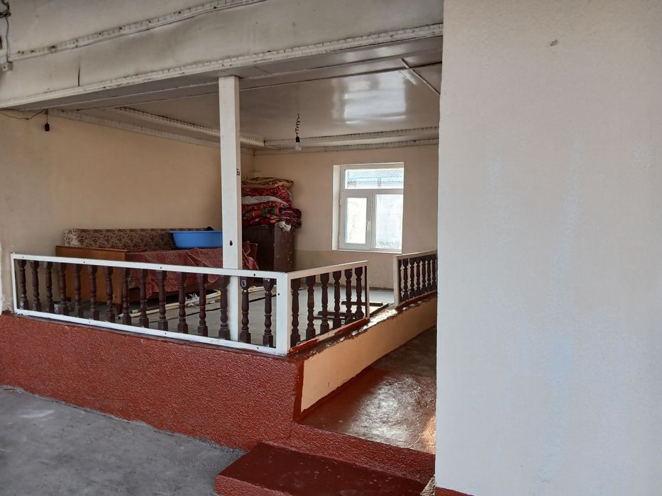 Arzon Uy sotiladi 3 sotix 3 xona Nurafshon sh.