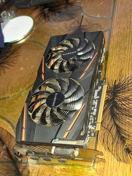 Vând placă video RX 580 8GB