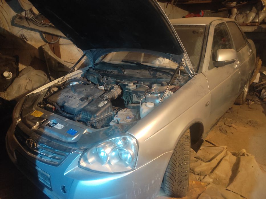 Автомобиль ВАЗ priora люкс 2013+ДВС с кап, рем,