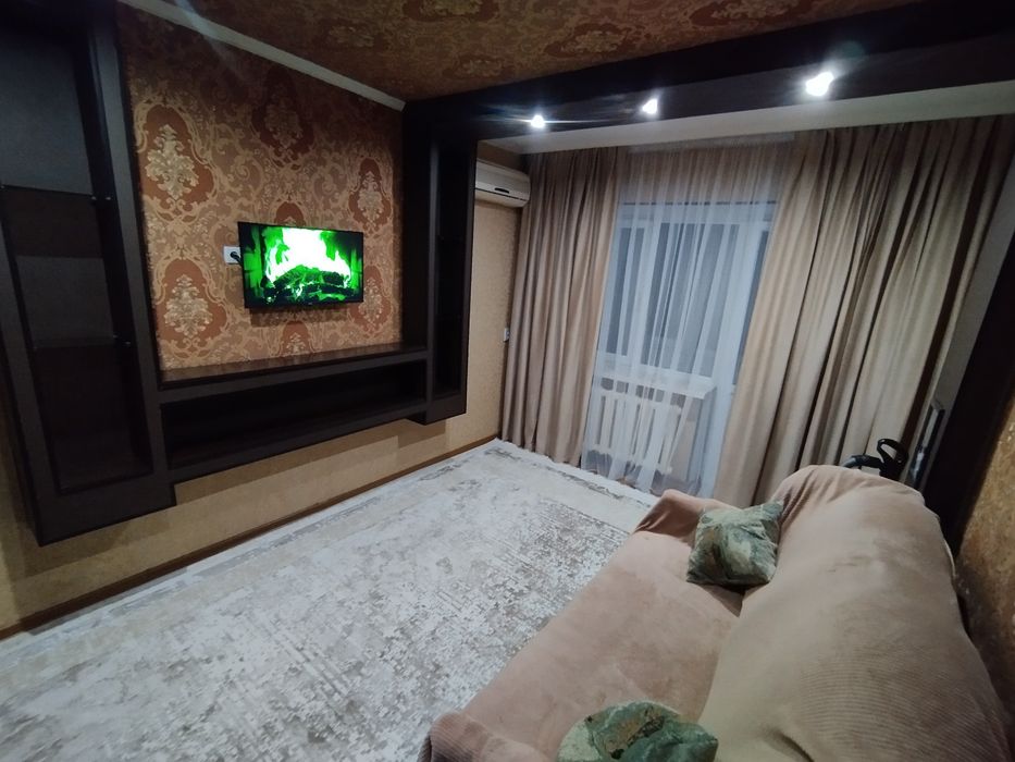 2 комн квартира в цетре посуточно, на ночь