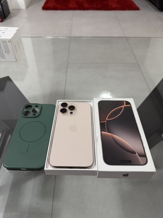 iPhone 16 Pro Max desert titanium 256GB • aspect 9/10 • baterie 100% •