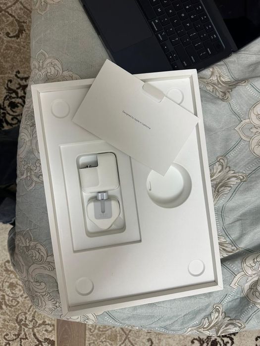 Продаю MacBook Air 13.6” (M2, 2022)