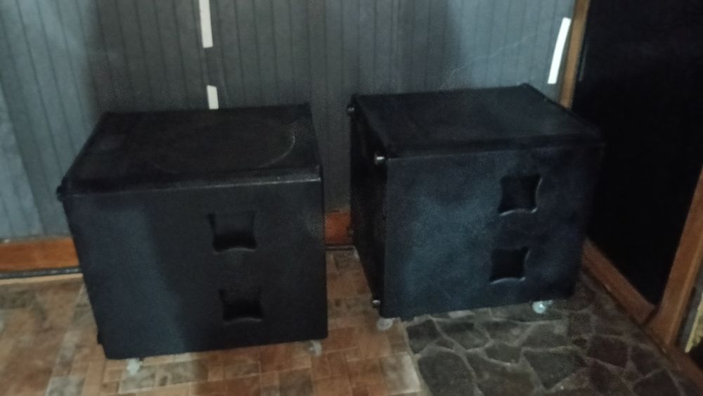 Boxe profesionale de evenimente Mackie