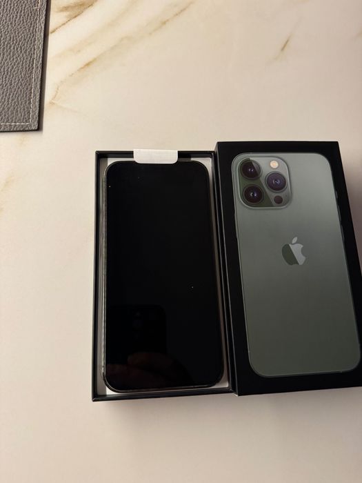 Iphone 13 pro 128G с подарък два калъфа 85% батерия.
