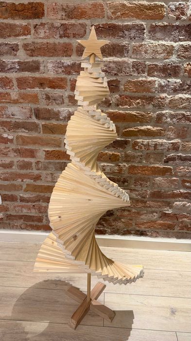 Brad decorativ din lemn