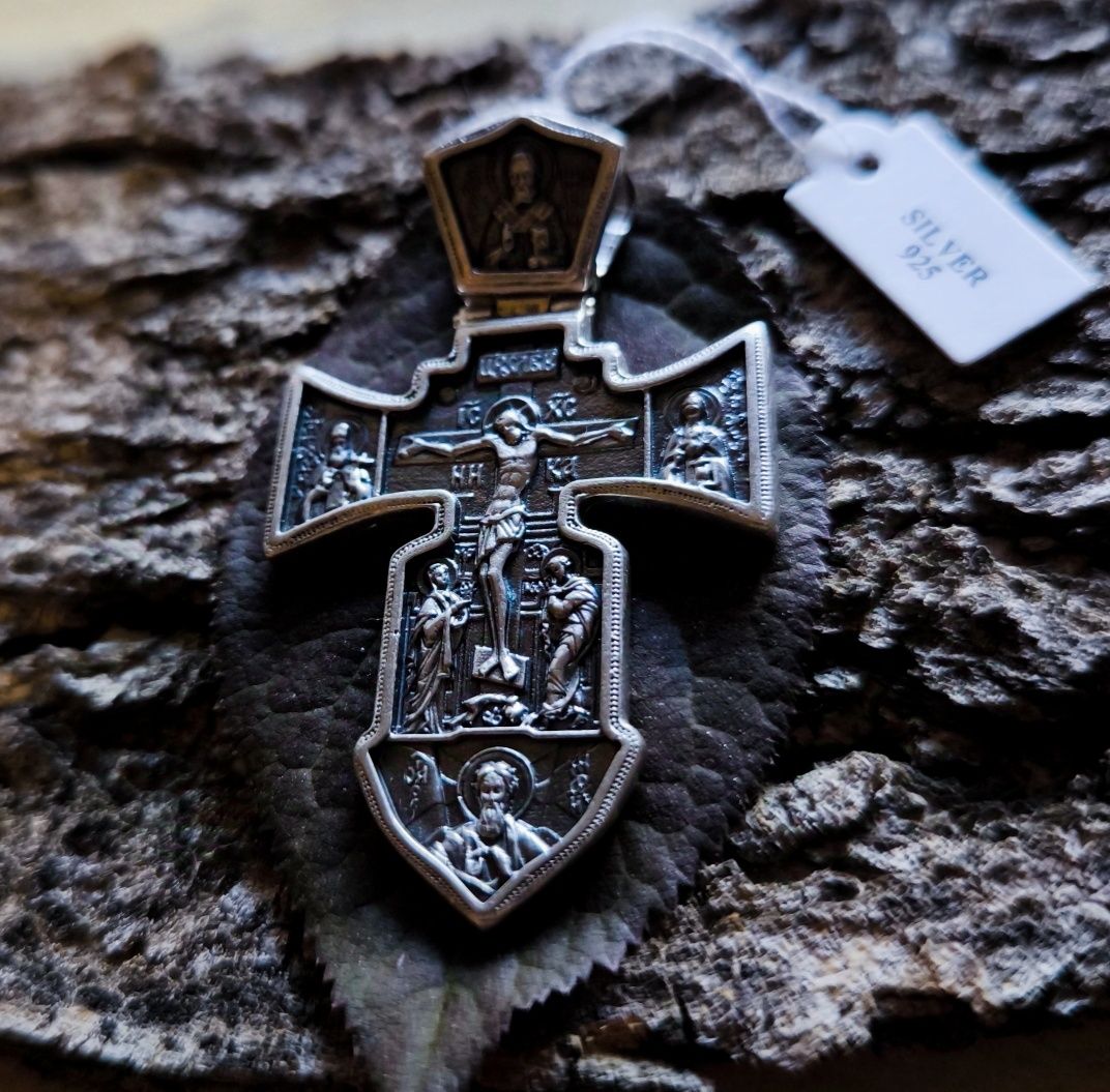 Сребърен кръст с две лица
