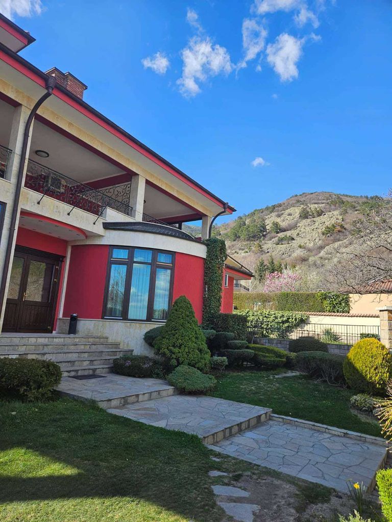 Продава се Парцел в Карлово - 1300 кв.м за 1231 €/кв.м - Снимка #2